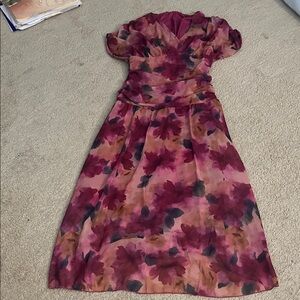 Chic Floral Midi Dress in Pink and Black